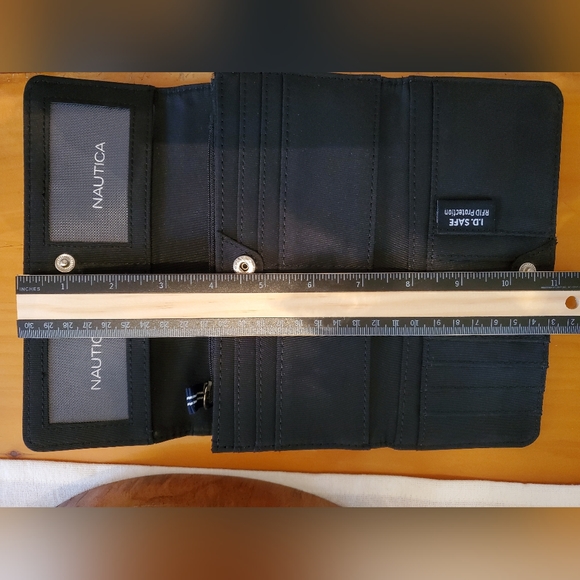 Nautica NWT Women’s RFID Trifold Wallet Black + White + Tan - Picture 6 of 10